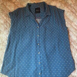 JACHS Girlfriend Blue Shirt L Cottagecore Sleeveless Chambray Floral Blouse